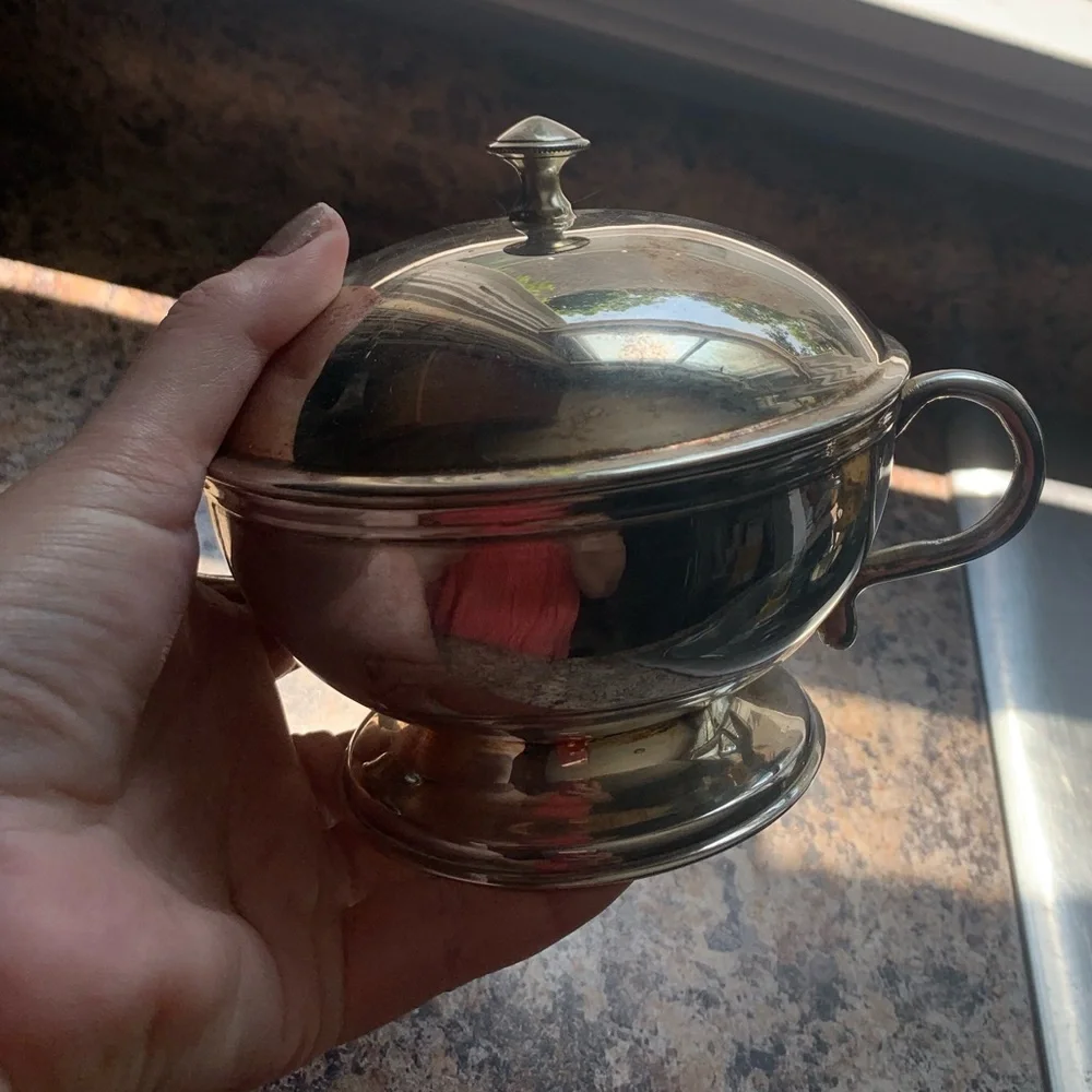 Great silver container with lid. - Picture 2 of 7